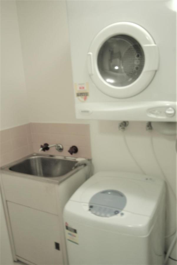 Accommodation Sydney - Kent Street Sydney Cbd Top Floor 2 Bedroom Apartment With Balcony Dış mekan fotoğraf