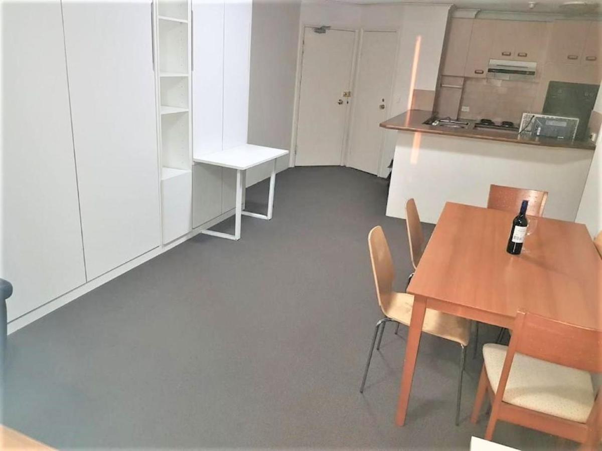 Accommodation Sydney - Kent Street Sydney Cbd Top Floor 2 Bedroom Apartment With Balcony Dış mekan fotoğraf